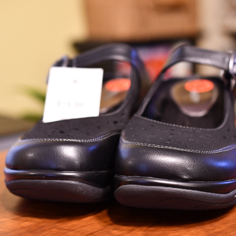 Rialto Flats Size 10